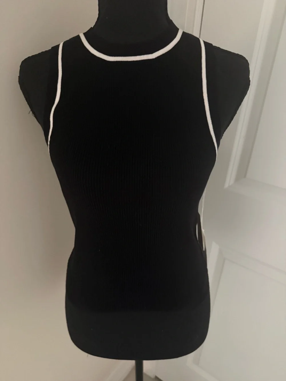 NWT Daily Practice  by Anthropologie High Neck Crop Top Size Med - Picture 4 of 6